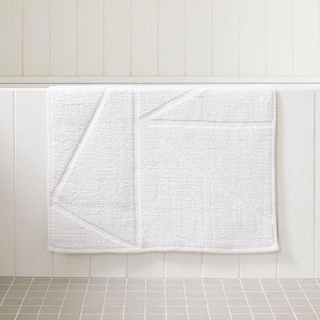 Organic Triangle Sculpted Bath Mat, White, 24"x64"