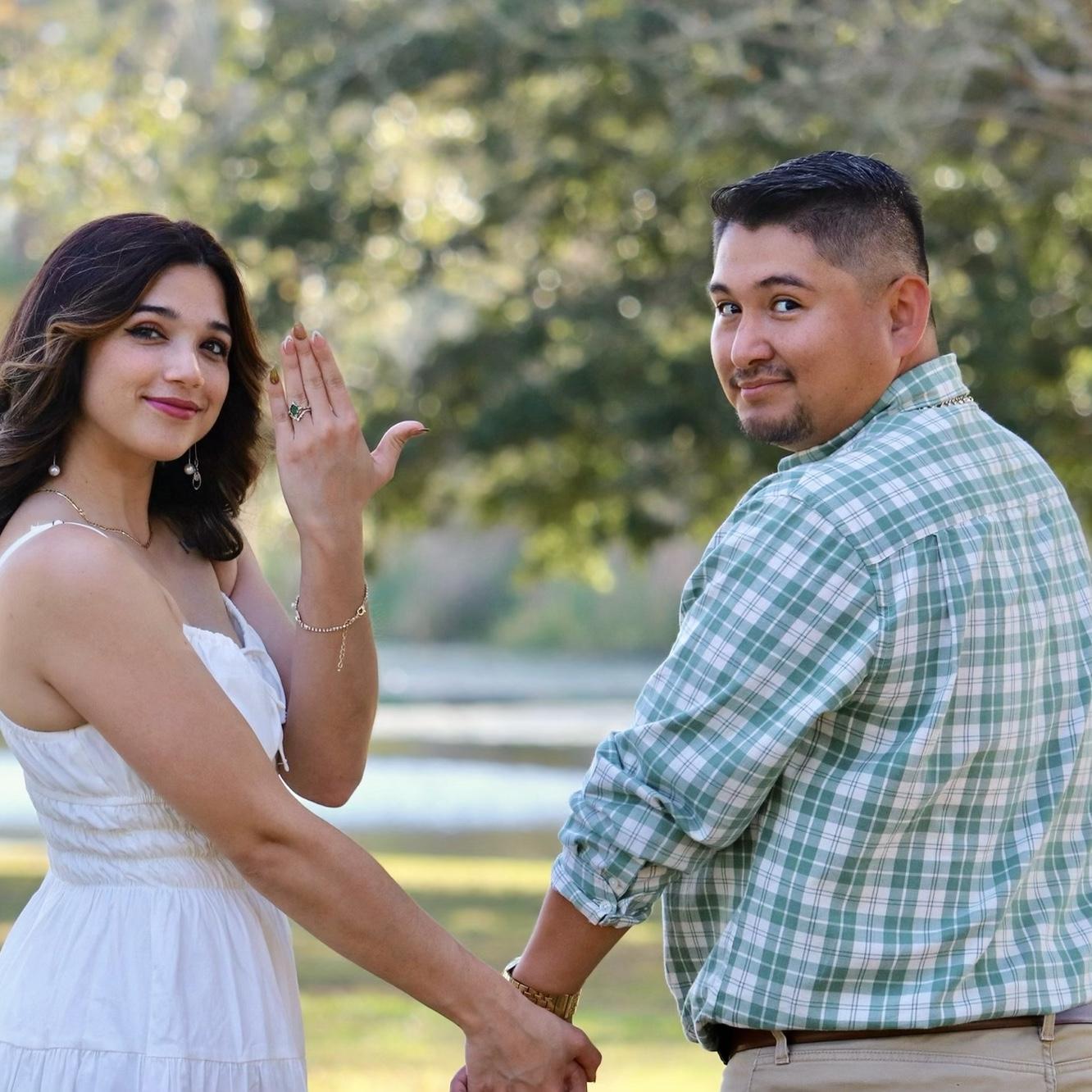 Our engagement pictures 🍾