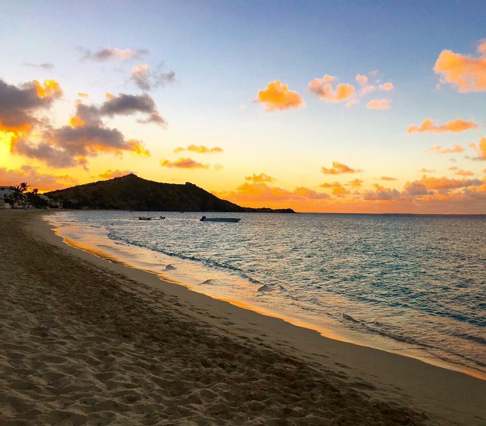 A beautiful sunset when we visited St. Maarten island!