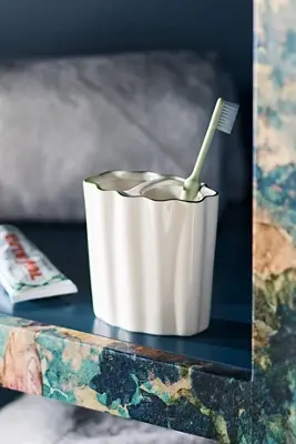 Le Marais Toothbrush Holder