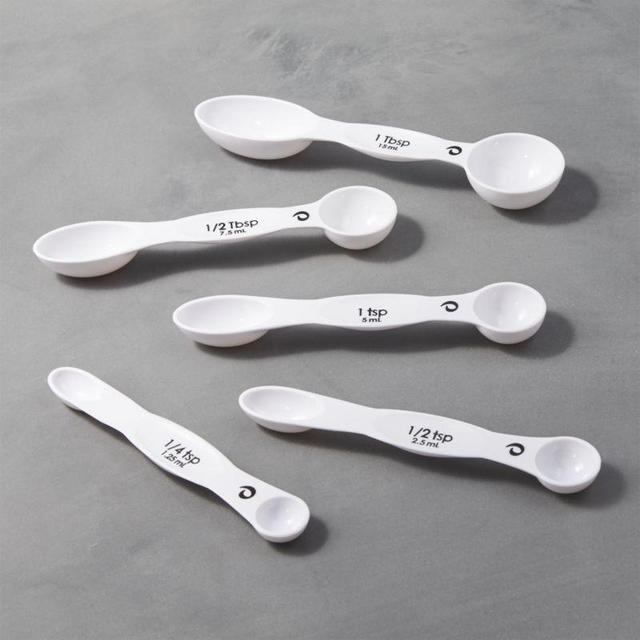 Magnetic White Measuring Spoons, Set of 5