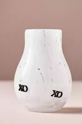 The Icon Vase: Valentine's Edition