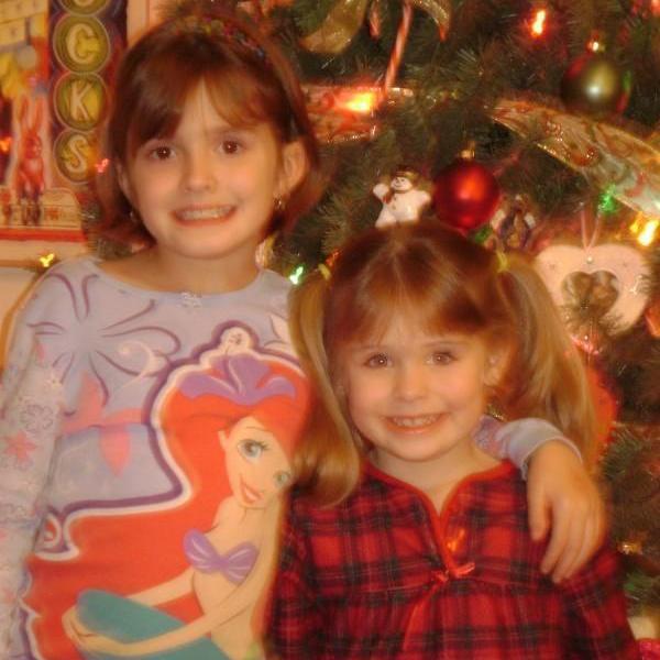 Abby and her big sister Molly! <3