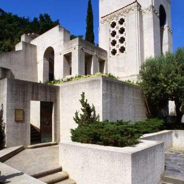 Wrigley Memorial and Botanical Gardens to visit