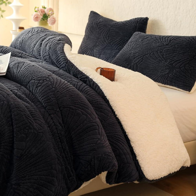 tohrisa Seashell Jacquard Sherpa Comforter Set Warm Cozy Premium Bedding 3 Pieces, King Size Geometric Pattern Quilt Comfort er with 2 Pillowcases(104"X90" Grey)