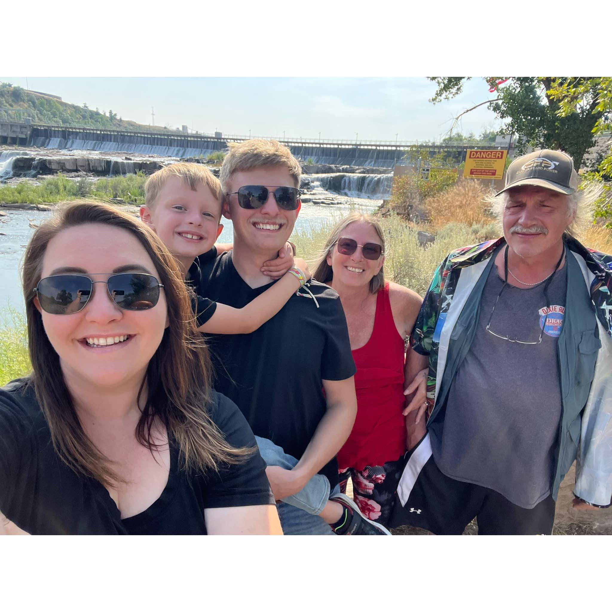 Exploring the beautiful trails of Great Falls together with Joee's family. Family time at its best.