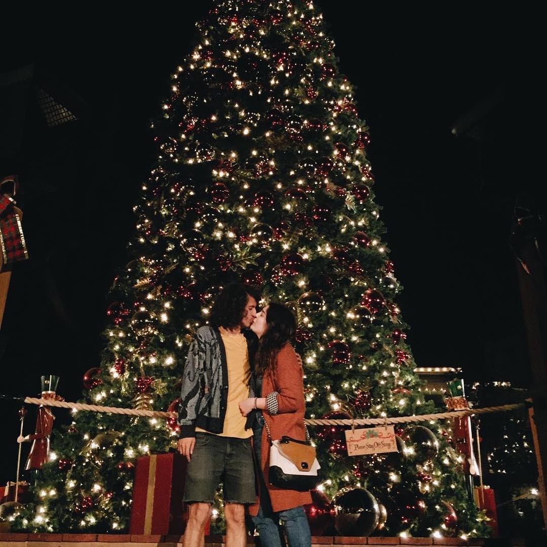 Christmas 2017 at Knotts Berry Farm with the McIlhon girls