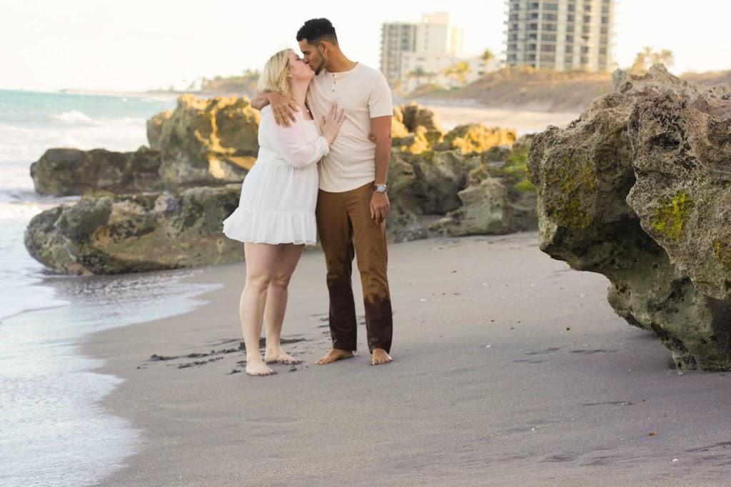 The Wedding Website of Alyssa Schall and Angel Carrion Tabarcia