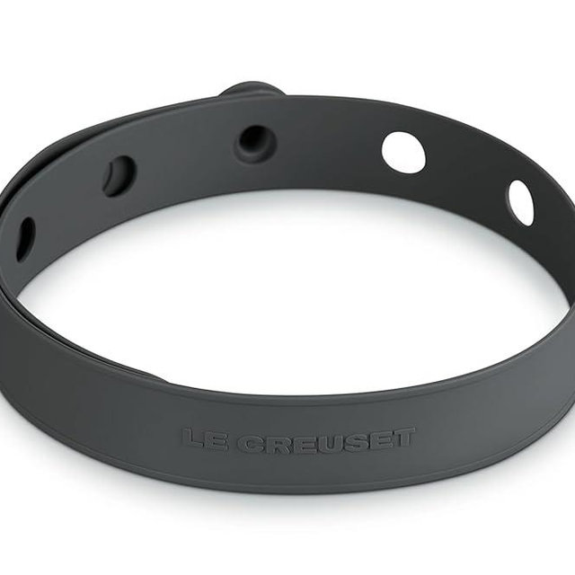 Le Creuset Silicone Cookware Travel Latch, Oyster