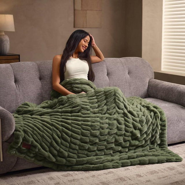 Double Side Faux Fur Throw Blanket,Cozy Soft Fuzzy Fluffy Faux Rabbit Fur Blanket for Couch, Bed, Sofa,Room Decor-Sage Green,50x60 inch