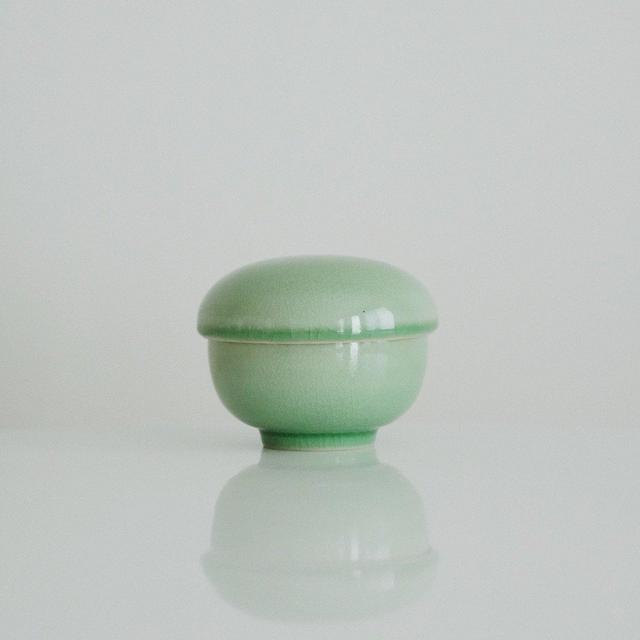 rice bowl with lid