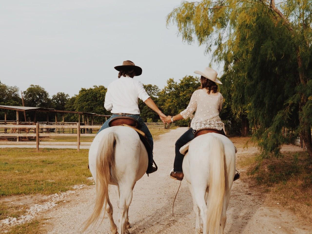 The Wedding Website of Elizabeth Hynum and Devyn Henault
