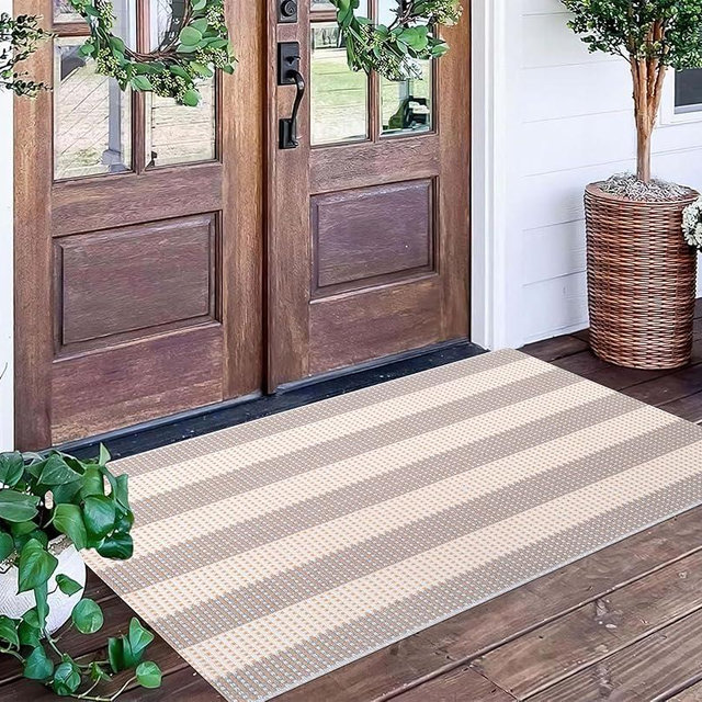 Grey and White Outdoor Rug 2'x4',Striped Front Porch Rug Machine Washable Front Door Mat Entryway Throw Rug for Front Porch Indoor Outdoor Doormat