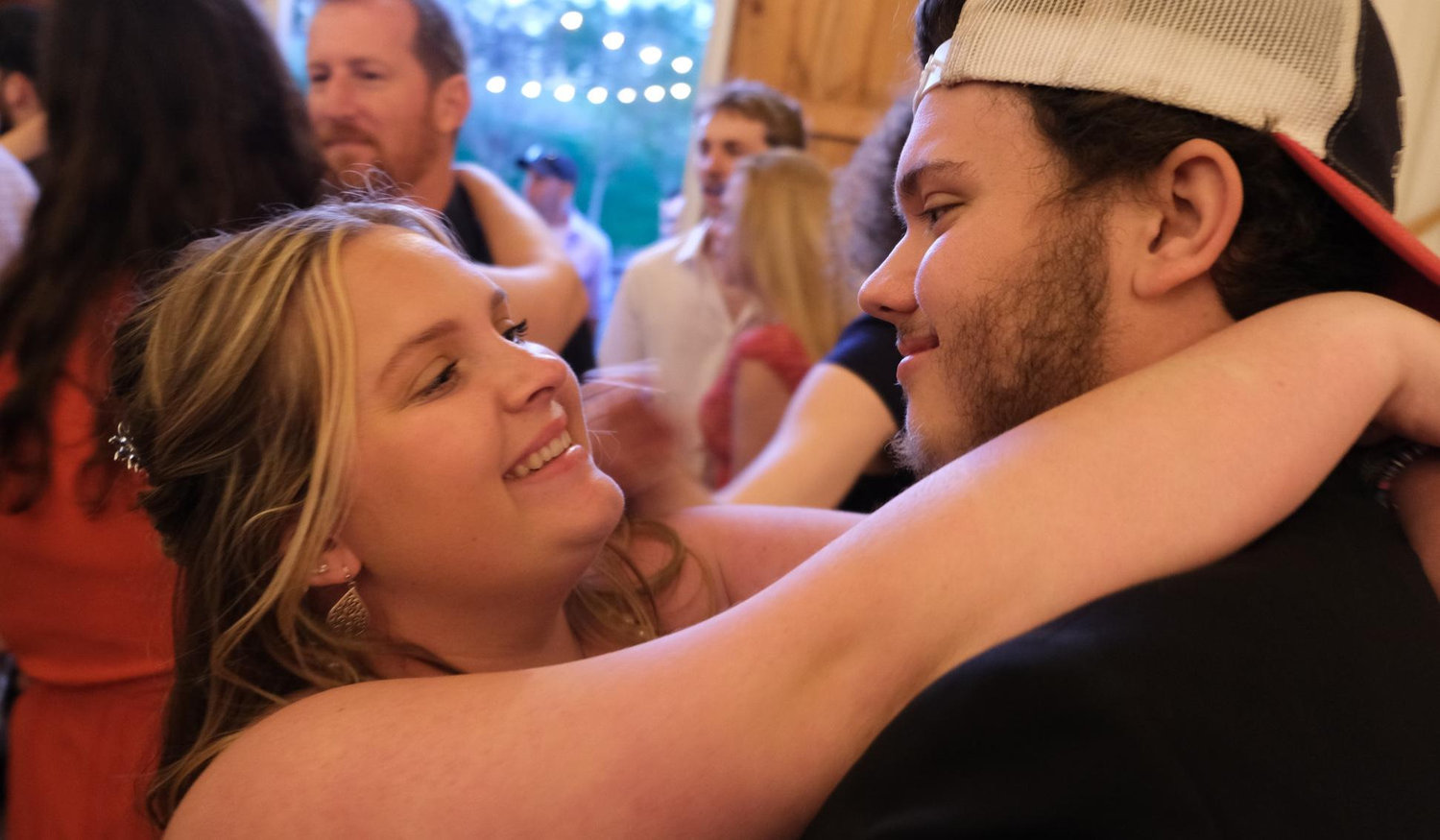 The Wedding Website of Brooke Lucky and Zealan Hall