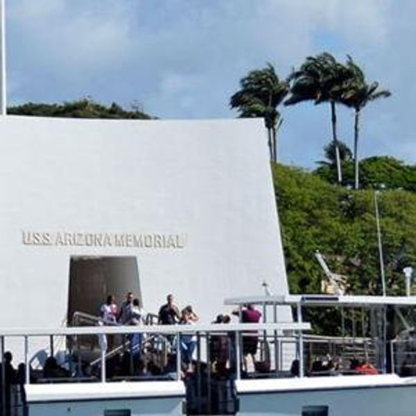 Honeymoon Tour: USS Arizona Memorial & Battleship Missouri Tour from Waikiki