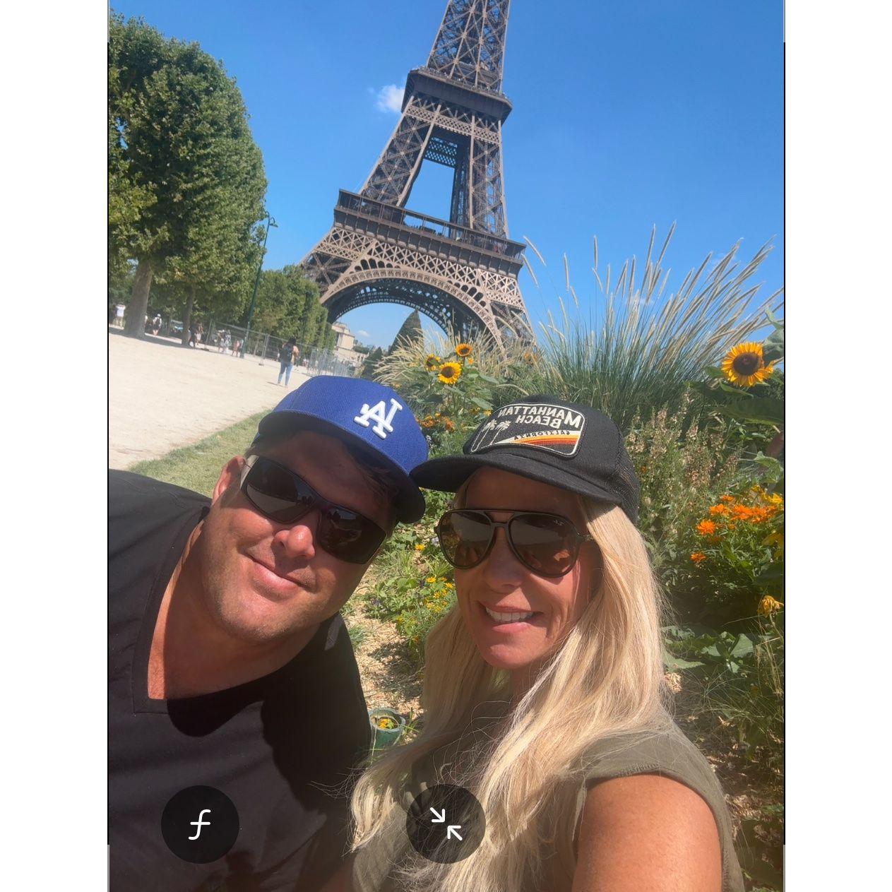 Bike tour around the Eiffel Tower