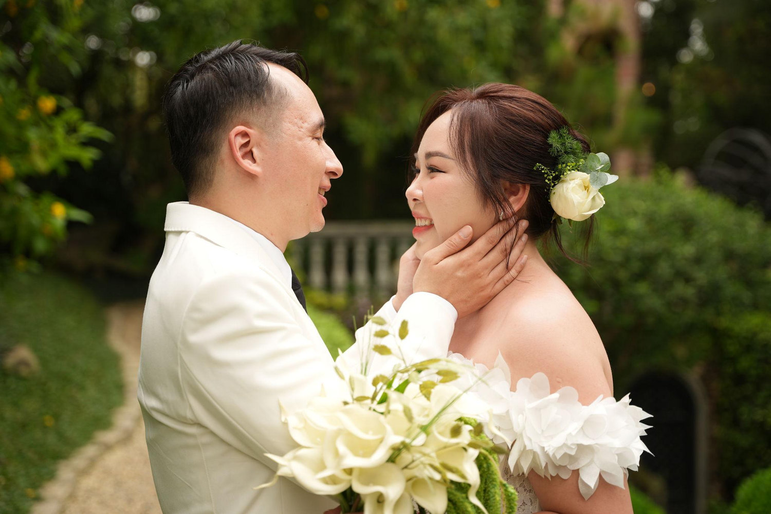 The Wedding Website of Nelson Rosado Jr. and My Tran