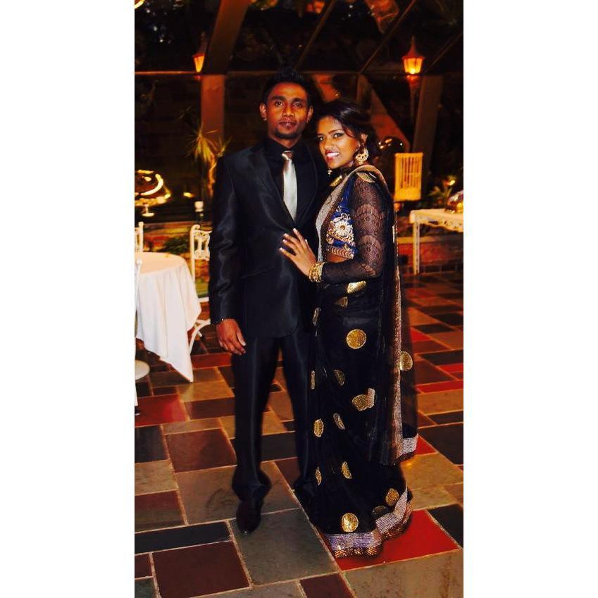 Rony Surprises Anna at Prom