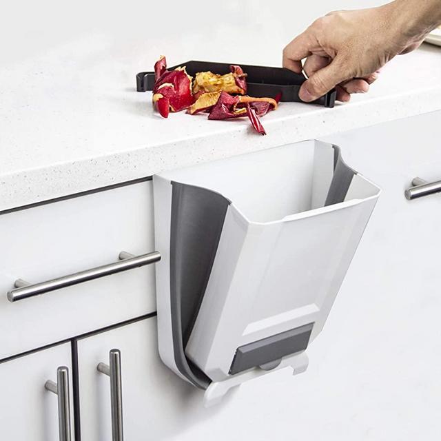 Hanging Trash Can for Kitchen Cabinet Door - Small Over The Door Wastebasket - Hanging Door Mounted Kitchen Garbage Trash Can - Mini Garbage Container for Cabinet/Bedroom/Bathroom