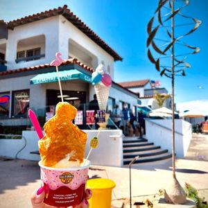 Date to favorite ice cream shop, Coastal Cone