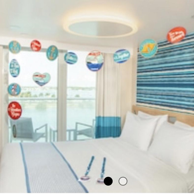 “Just Married” cruise room decoration with chocolate cake