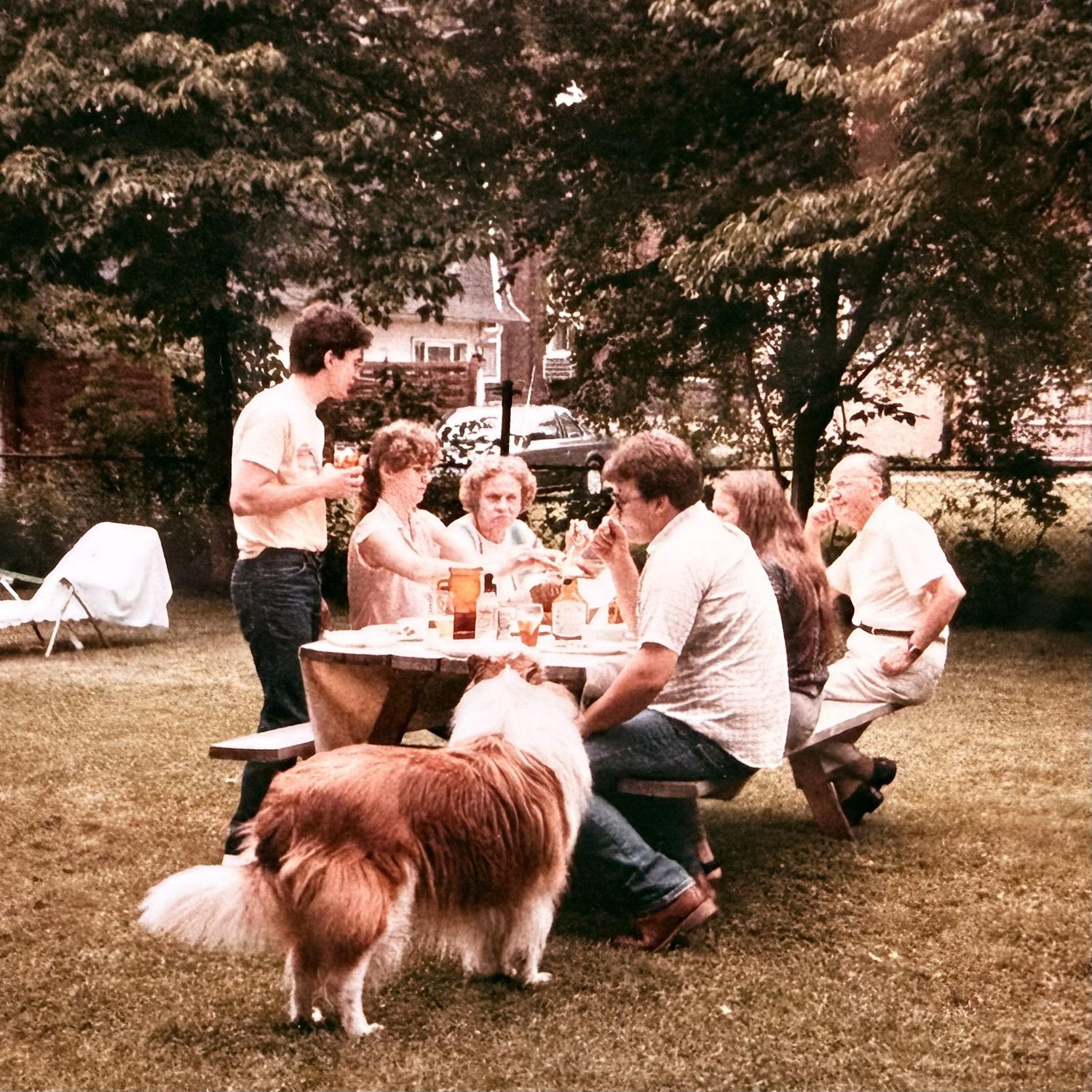 Jimmy, Laurie, Virginia, Thomas, Ruth, Thomas, Dog Benjamin - 547 Backyard