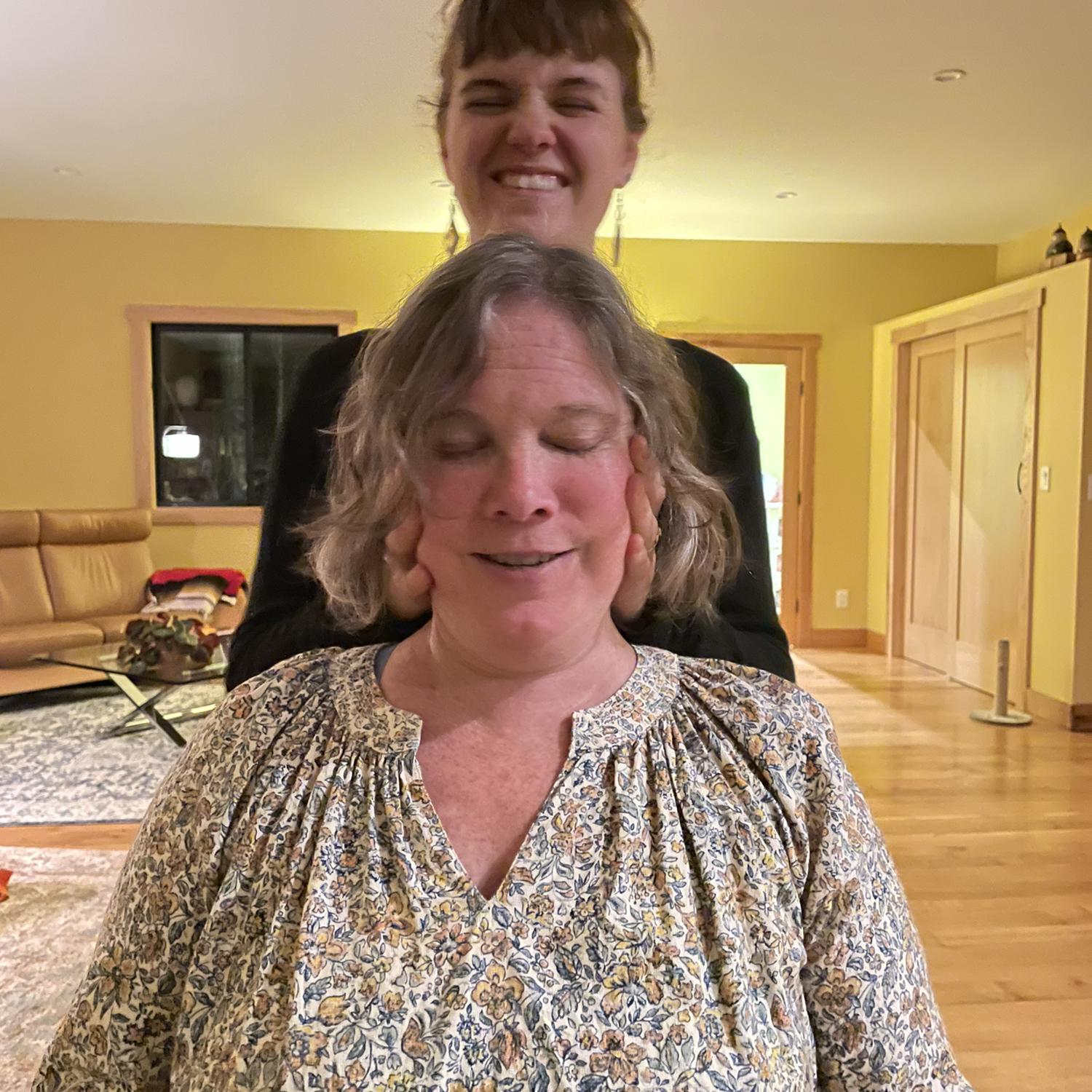 Massaging mama Nelson