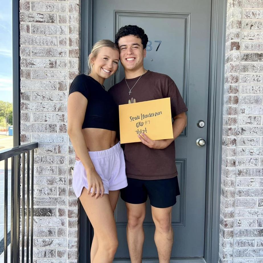 Moved in together!!🏡