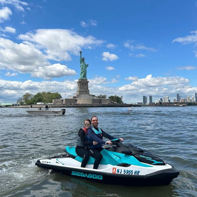 We celebrated Kat's 28th birthday with jet skiing in the Hudson!