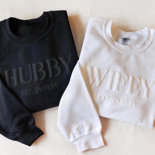 Personalized Wifey & Hubby Puff Sweatshirt, Personalized Sweatshirt, Wedding Gift, Gift for Her, Gift for Him