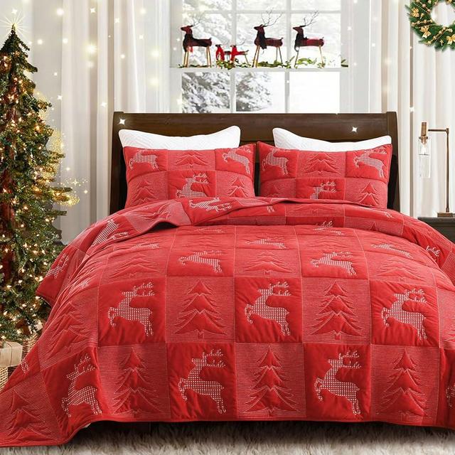 Grassix Christmas Velvet Quilt King Size - 3Pcs Quilt Set with Xmas Tree Reindeer Pattern, Soft Lightweight Christmas Bedspread Coverlet, Holiday King Quilt Bedding Set, 2 Shams, Red 106x96