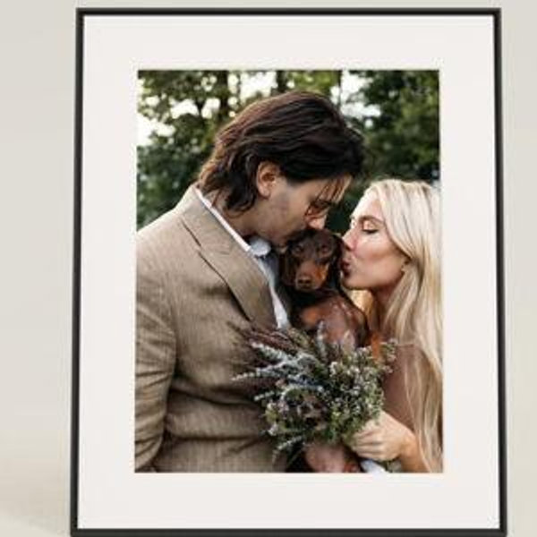 Walden Digital Picture Frame | Aura