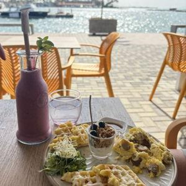 Romantic Brunch by the ocean