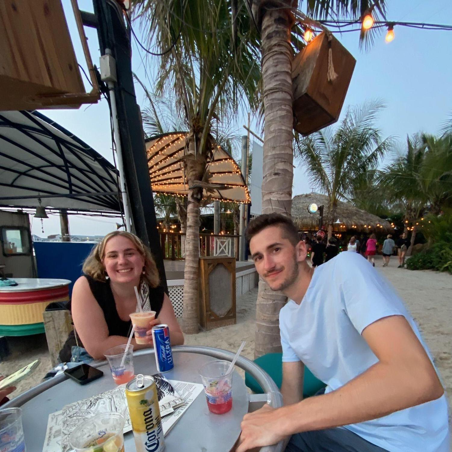 Liz joined Matthew and his extended family for a reunion in Ocean City, Maryland that has been taking place annually for over 50 years. Beach drinking, sunset selfies, and crabcake-eating ensued.