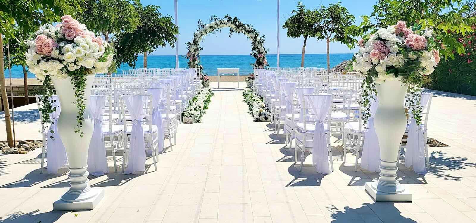 The Wedding Website of Evie Maria Lodge and Giovanni John Gregorio