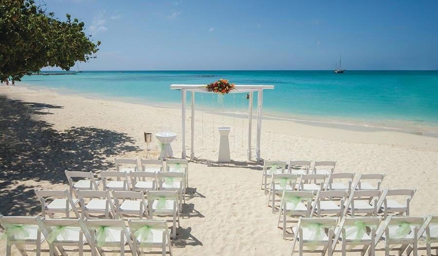 The Wedding Website of Jay Miles and Sally Souvannavong