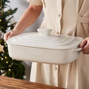 Large Ceramic Casserole Dish with Lid, 4.0 Quart Covered Rectangular Stoneware Baking Dishes for Oven, Deep 9x13 Inch Lasagna Pans for Baking and Serving, Perfect for Christmas Gifts, White