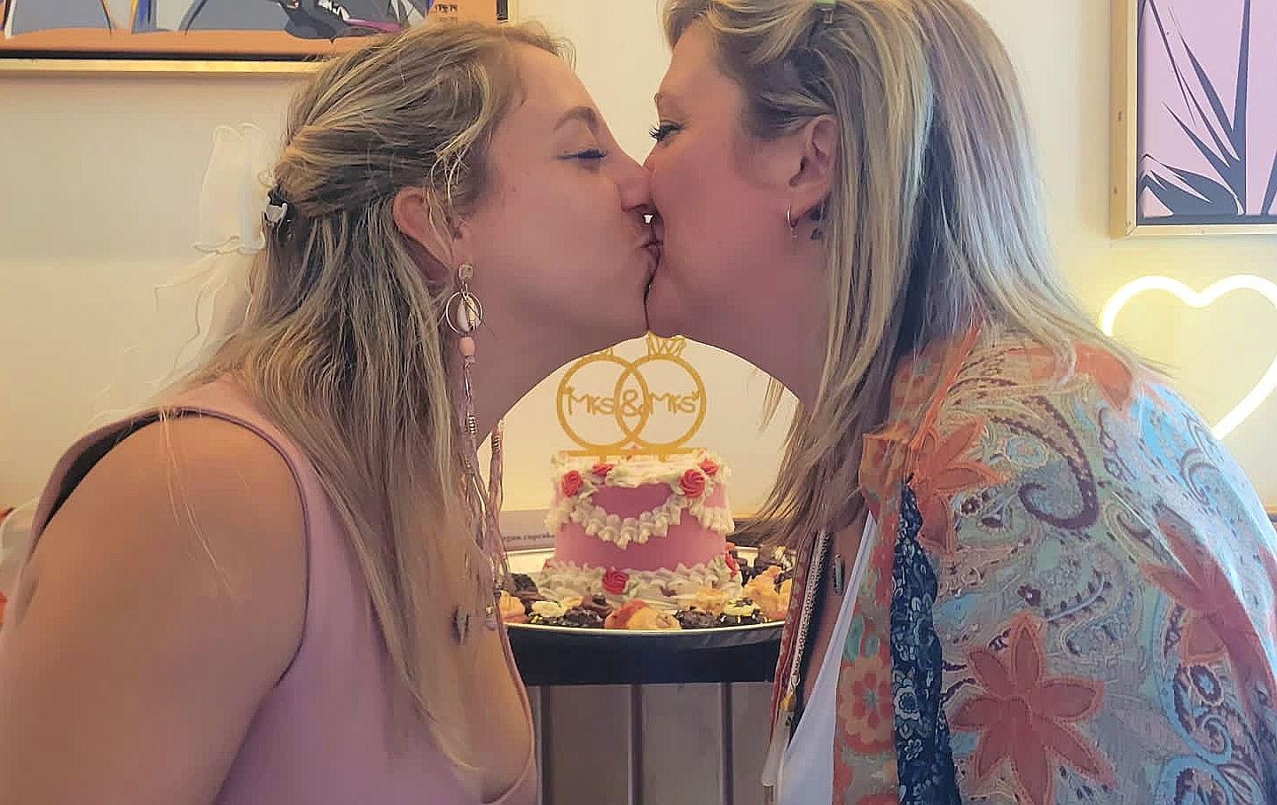 The Wedding Website of Allison Baruck and Abby Deen