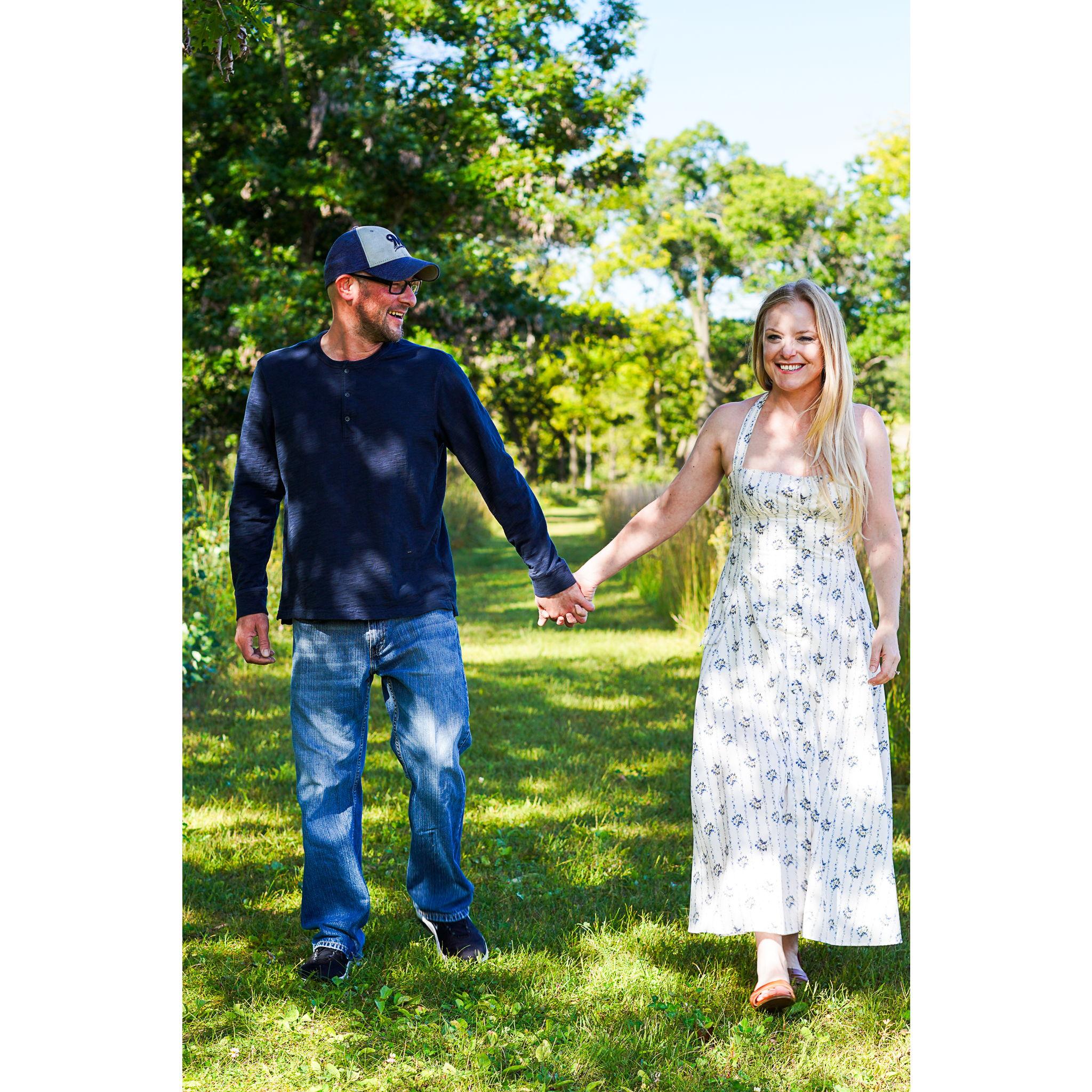 Engagement Photos: White Chair Photography