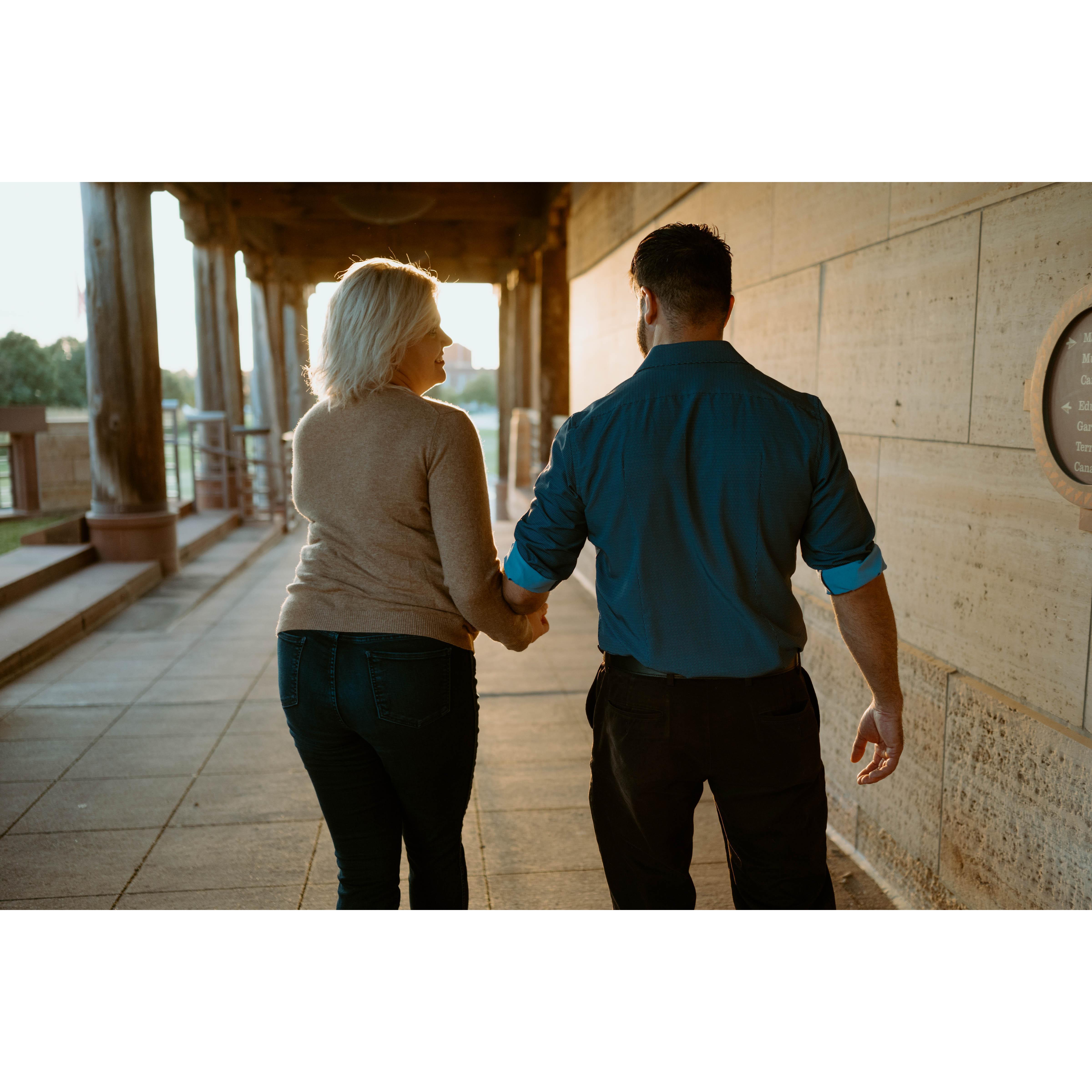 Engagement photos at the eiteljorg museum