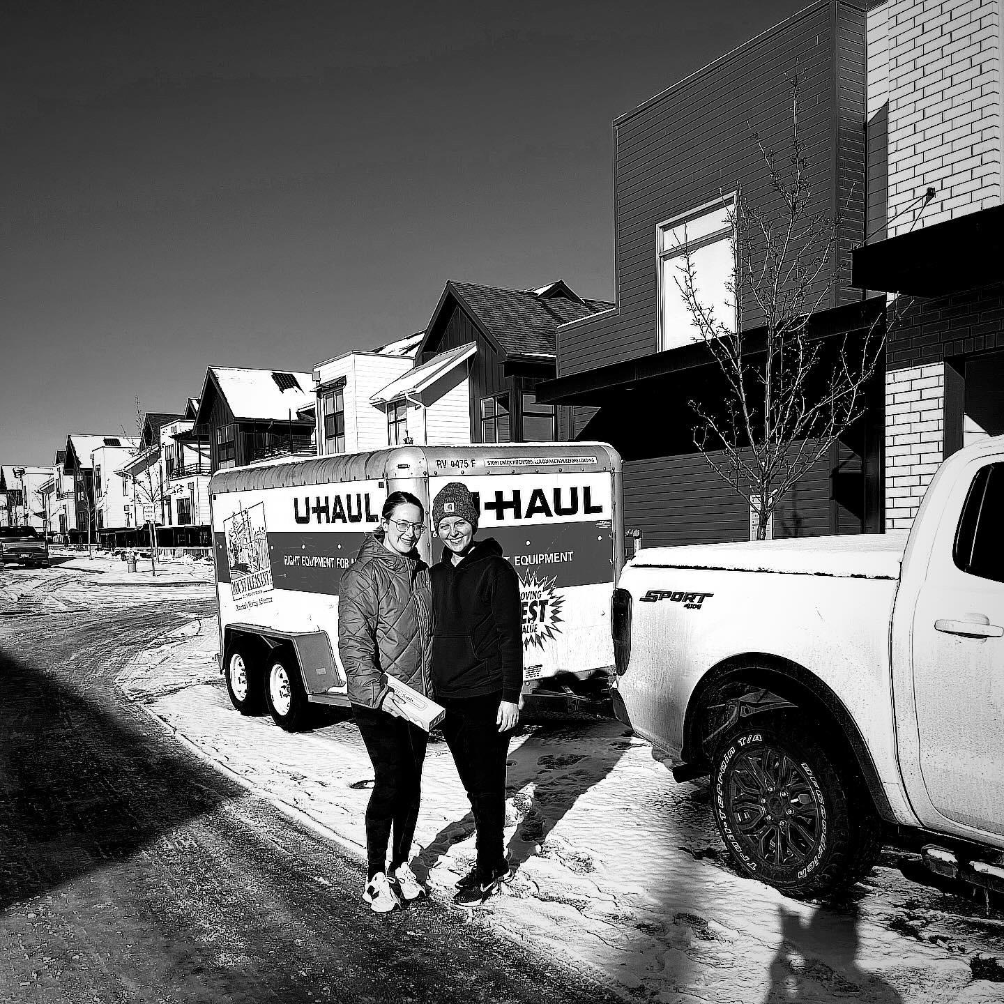 Moving day! Lisha moves to Oregon.