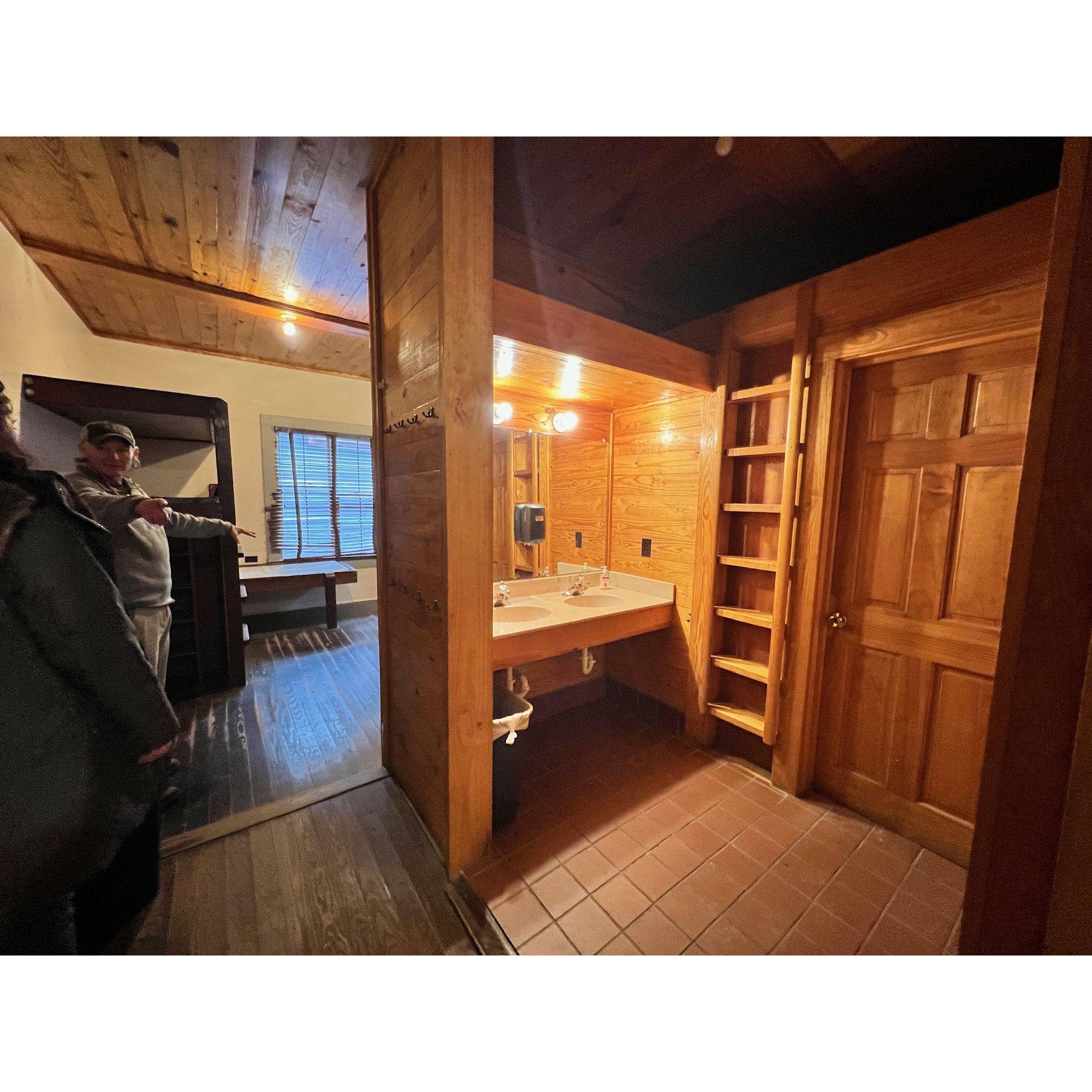 Camp Lodge En-suite Bathroom