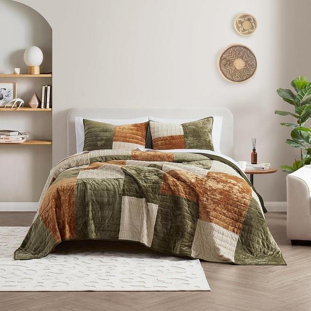 SHALALA Velvet Quilt,King Quilt Bedding Sets,Lightweight Comforters,Luxury Patchwork Bedspreads and Coverlets with Soft Brushed Microfiber Back for All Season(Green Patchwork,King)