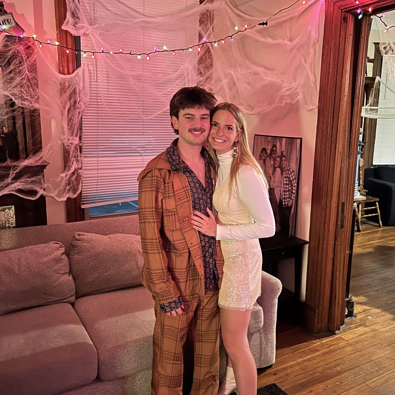 Halloween! Perfect 70’s hair!