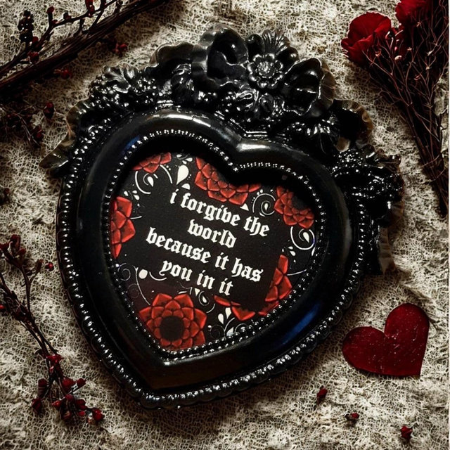 Recovery Gothic Black Heart Ornated Mini Frame(Duties Paid)