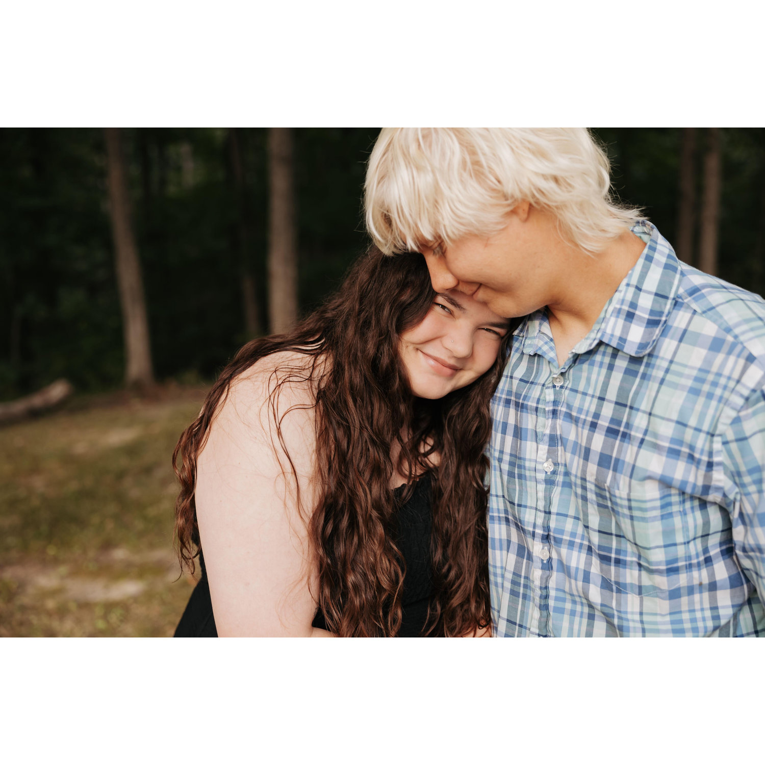 Engagement pictures to kick off wedding time! - 2024
