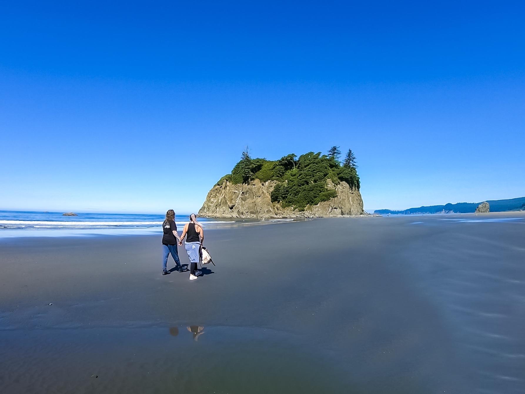 In July of that year Eric flew up to Seattle to visit Heidi on another assignment. We made our relationship official and took a road trip up to Vancouver, Canada.