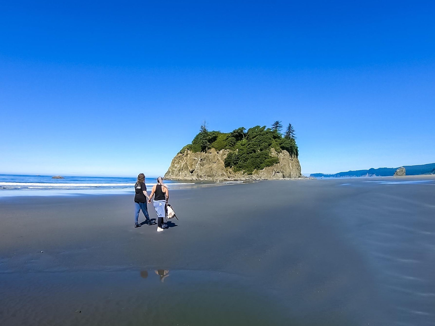 In July of that year Eric flew up to Seattle to visit Heidi on another assignment. We made our relationship official and took a road trip up to Vancouver, Canada.