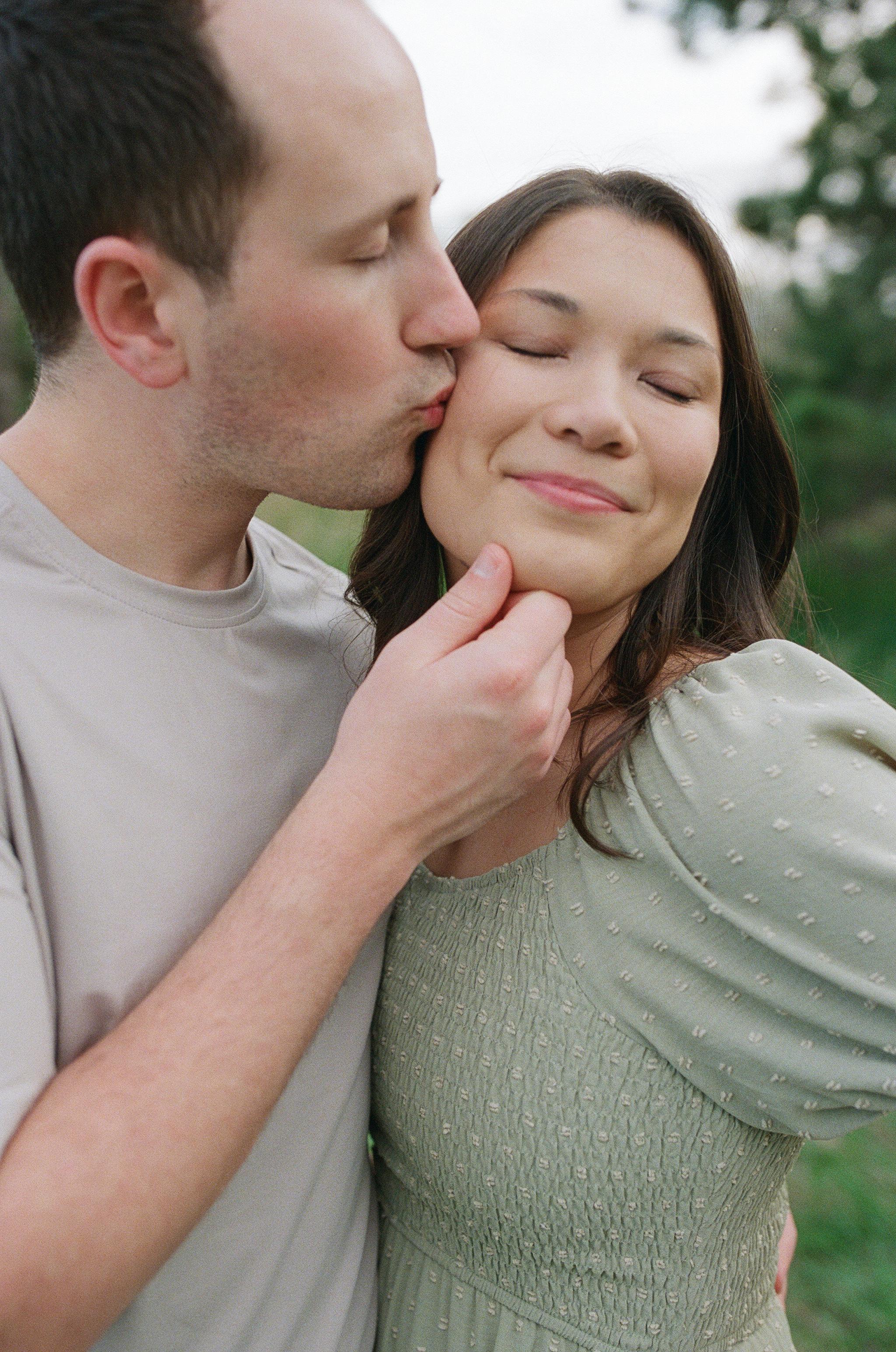 The Wedding Website of LeeAnna Moy and Benjamin Lassig