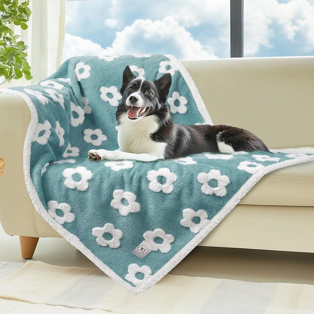 Luciphia Waterproof Pet Blanket for Medium Large Dogs Fluffy Thick Fleece Washable Warm Sherpa Calming Flower Print for Cats Puppy (Blue,57x40 inches)